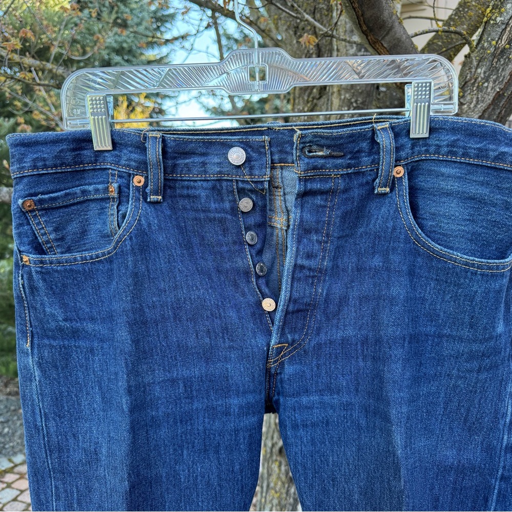 Levi's Men's Blue Jeans pair 1 - Picture 4 of 8